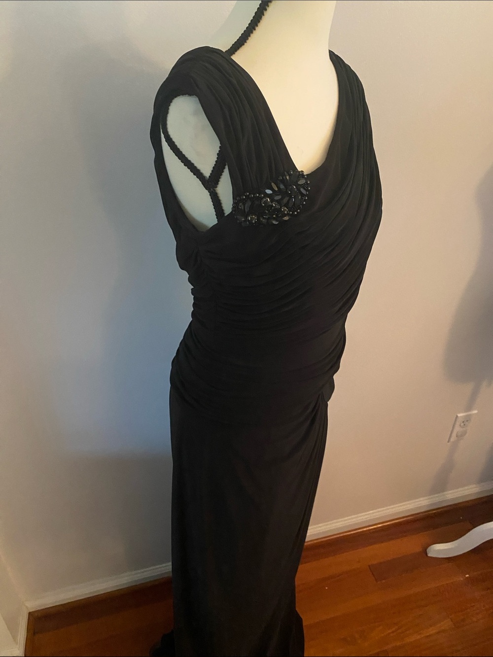 Adrianna Papell size 12 black figure flattering gown - Picture 7 of 13